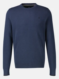 Leichter Strickpullover mit schmaler Rippstuktur