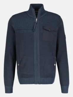 Strickjacke mit unterschiedlichen Strickstrukturen