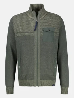 Strickjacke mit unterschiedlichen Strickstrukturen